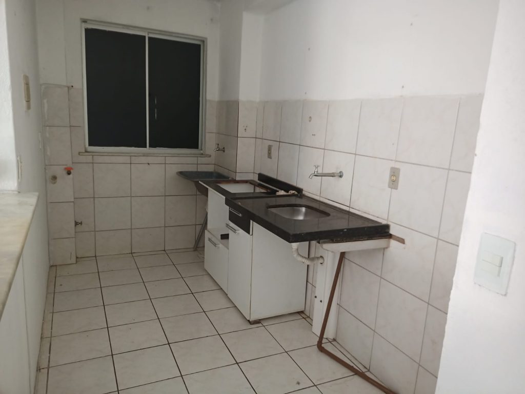 Apartamento na Av. Mozart Pinheiro de  Lucena . R$ 130.000,00.